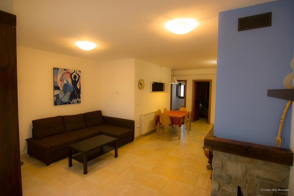 Apartamentos Turisticos Rio Gallego Fontellas  エクステリア 写真